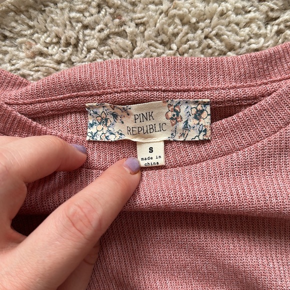 NWT Blush Pink t-shirt, size women’s junior’s small - Picture 3 of 11